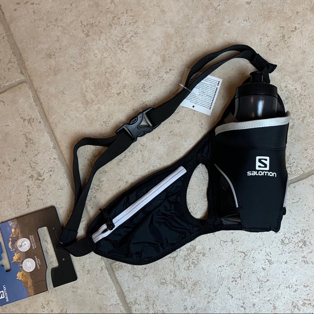 Salomon bottle with carrying belt
